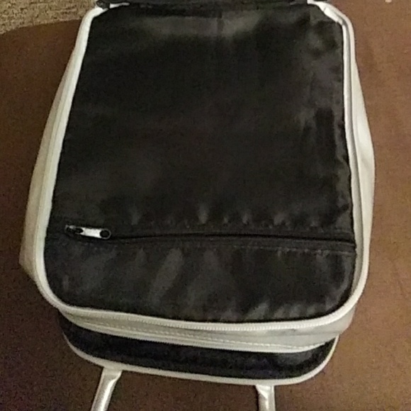 Alcántara double zip cosmetics bag. - Picture 8 of 8